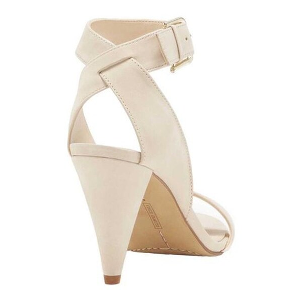 vince camuto caitriona