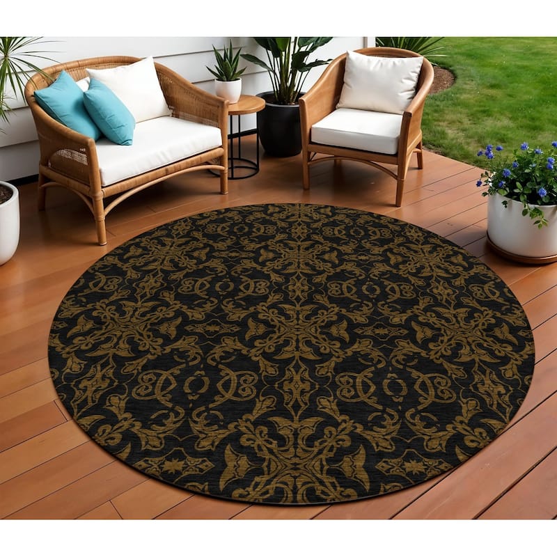 HomeRoots Medallion Transitional Rectangle Outdoor Rug - 8' Round