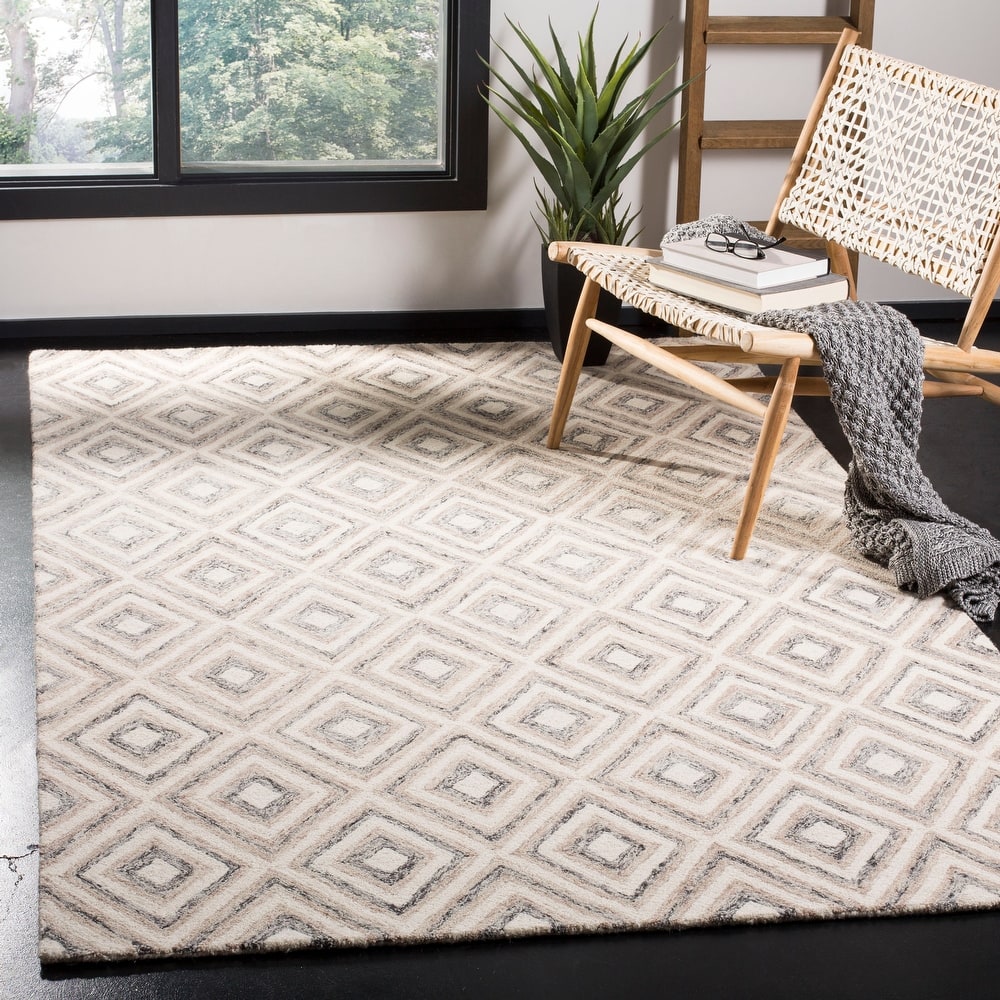 SAFAVIEH Handmade Micro-Loop Janick Wool Rug