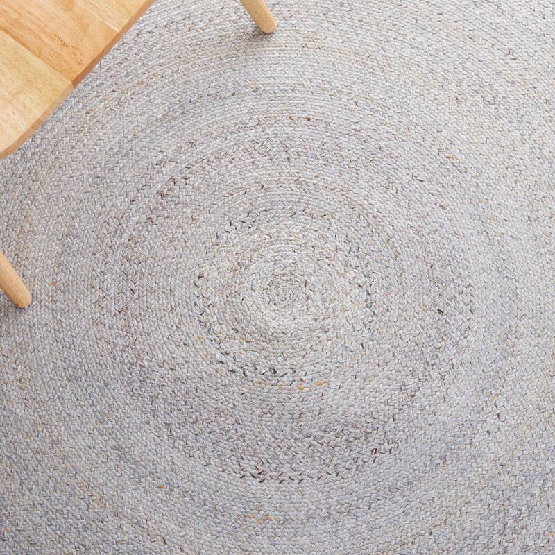 SAFAVIEH Handmade Braided Anastasie Round Rug