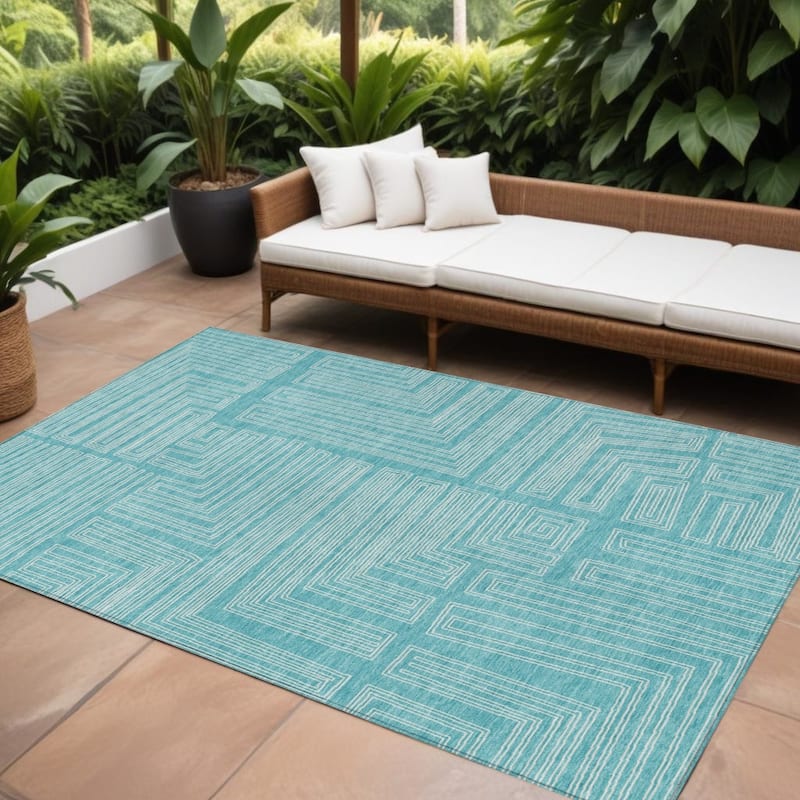 HomeRoots Geometric Transitional Rectangle Outdoor Rug - 10' X 14'