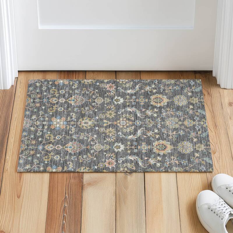 Machine Washable Indoor/ Outdoor Traditional Basalt Chantille Rug