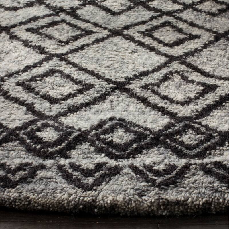 SAFAVIEH Handmade Casablanca Shag Ziyba Tribal Wool Rug