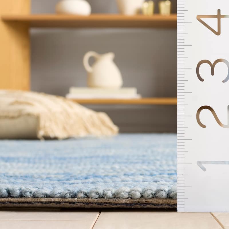 SAFAVIEH Handmade Ebony Helyette Wool Rug