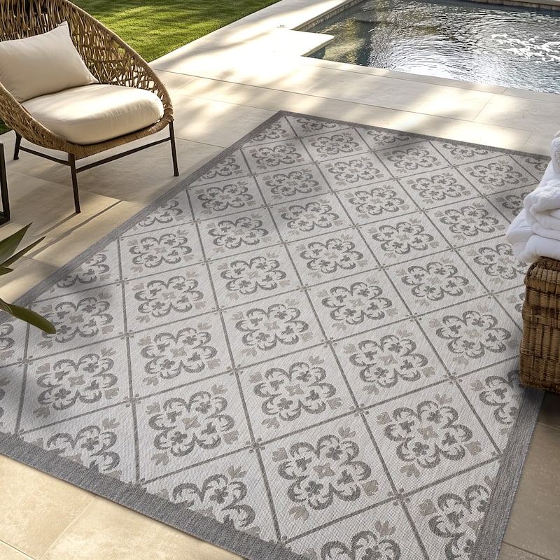 Gertmenian Solterra Bohemian Moroccan Global Weather Resistant Polypropylene Flatweave Indoor/ Outdoor Area Rug Collection