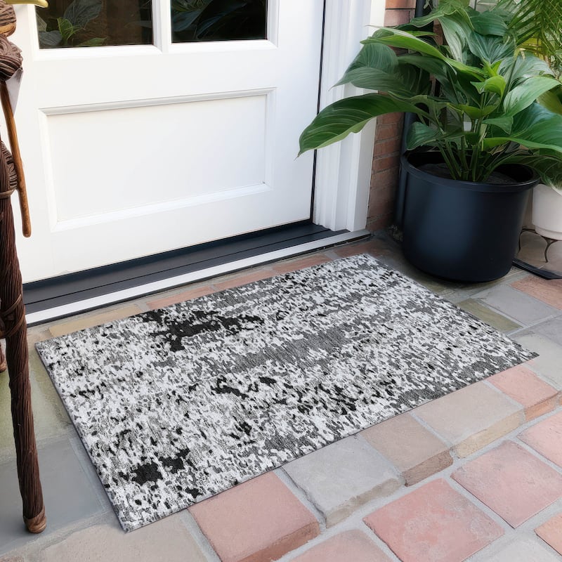 Machine Washable Indoor/ Outdoor Abstract Chantille Rug - Gray - 1'8" x 2'6"