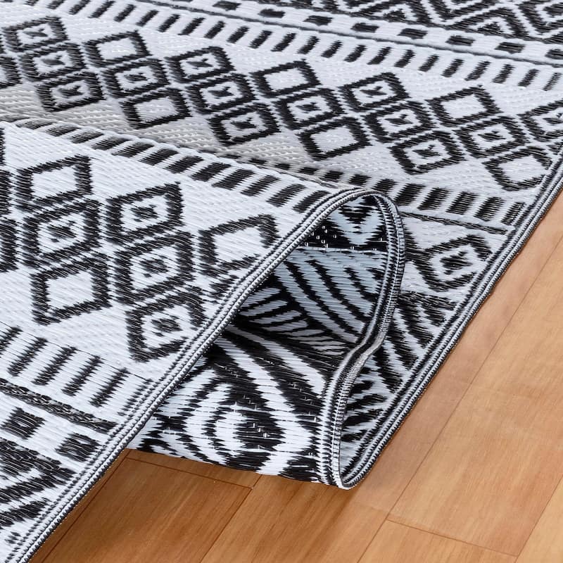 Beverly Rug Reversible Mats Plastic Outdoor Rug for Camping, Patio, Backyard, RV, Picnic, Deck