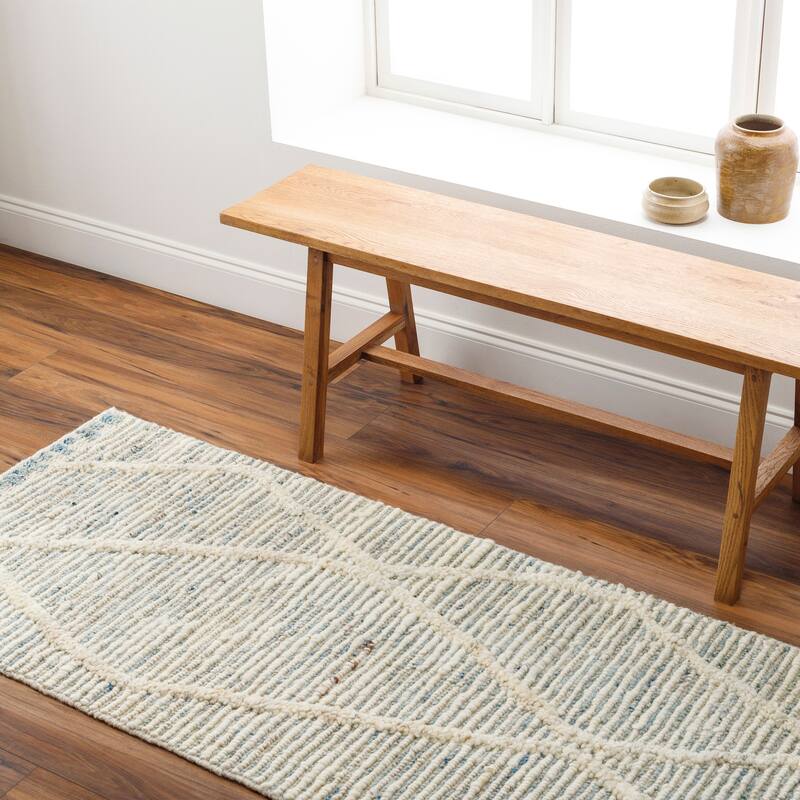Akida Handmade Boho Farmhouse Wool Area Rug - 2' 6" x 8' - Light Grey