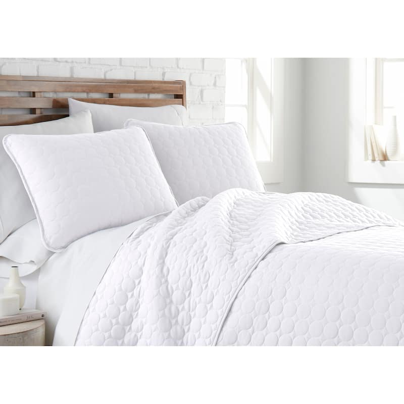 Vilano Ultra-Soft Lightweight 3-piece Quilt and Sham Set