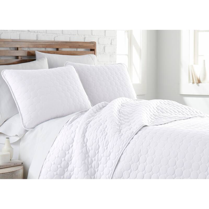 Vilano Ultra-Soft Lightweight 3-piece Quilt and Sham Set