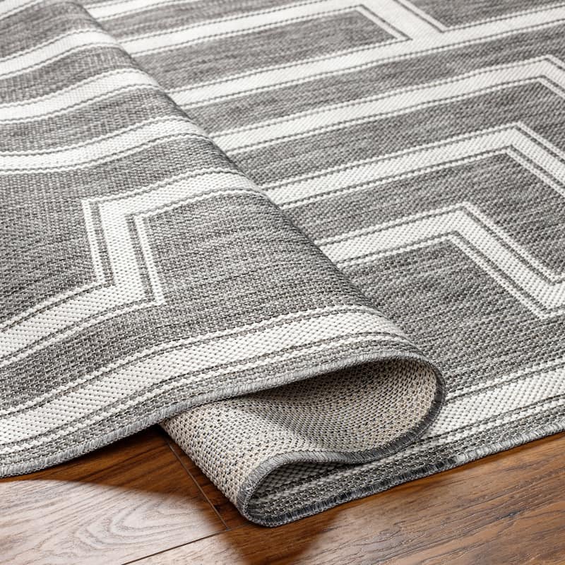 Livabliss Shuppo Indoor/ Outdoor Scrollwork Area Rug