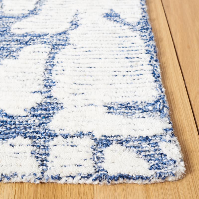 Martha Stewart by SAFAVIEH, Handmade Siun Abstract Wool Rug