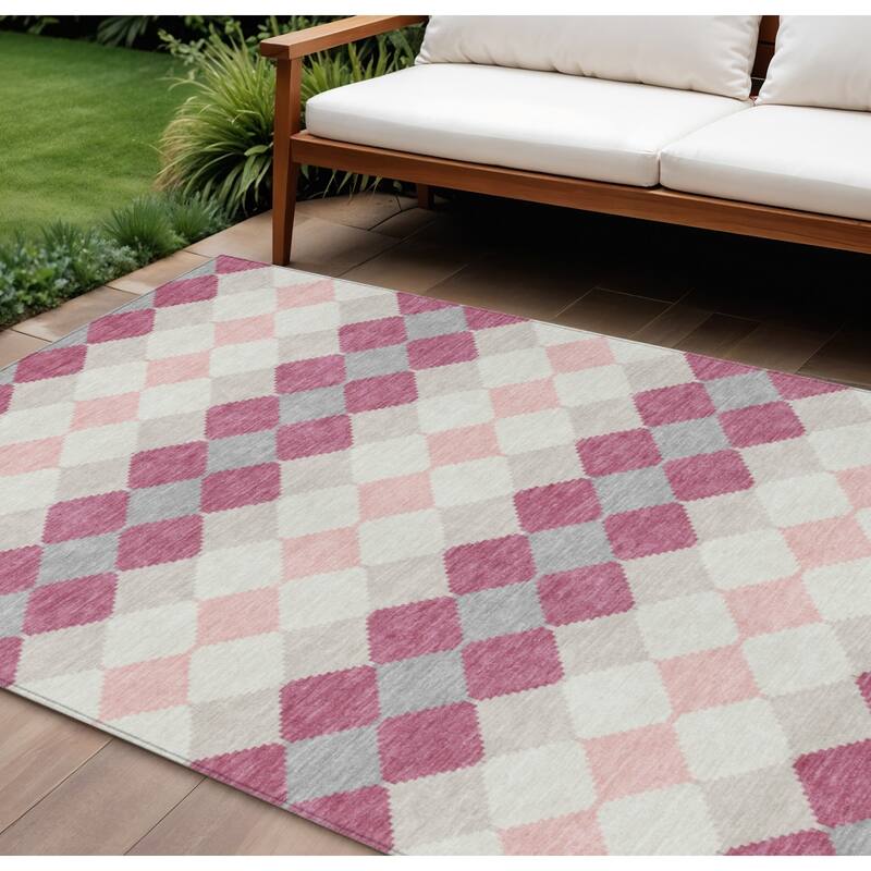 HomeRoots Geometric Transitional Rectangle Outdoor Rug - 10' X 14'