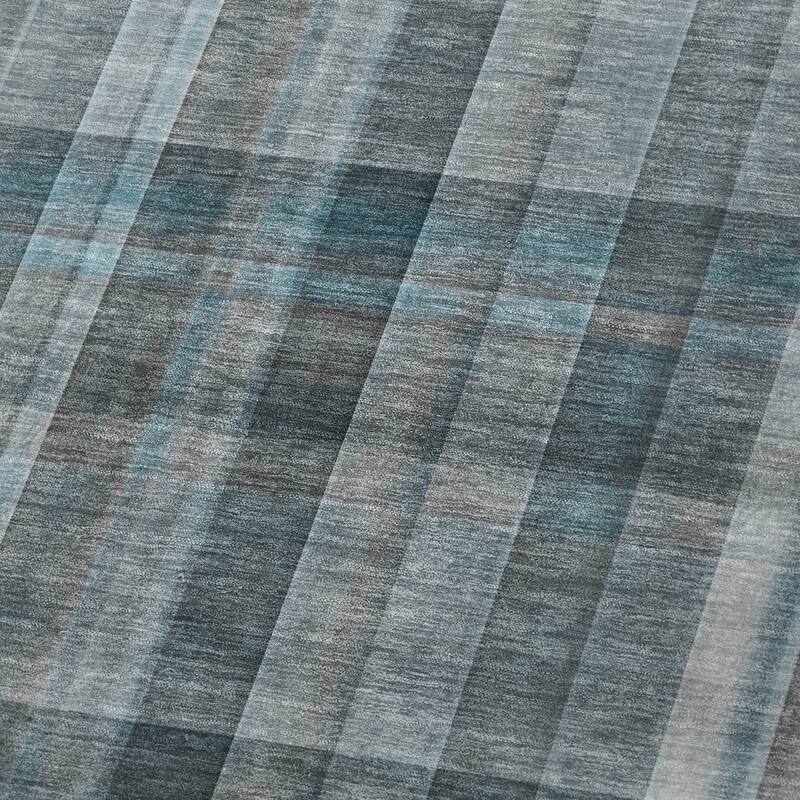 Premium Machine Washable Modern Plaid Sherpa Throw Blanket