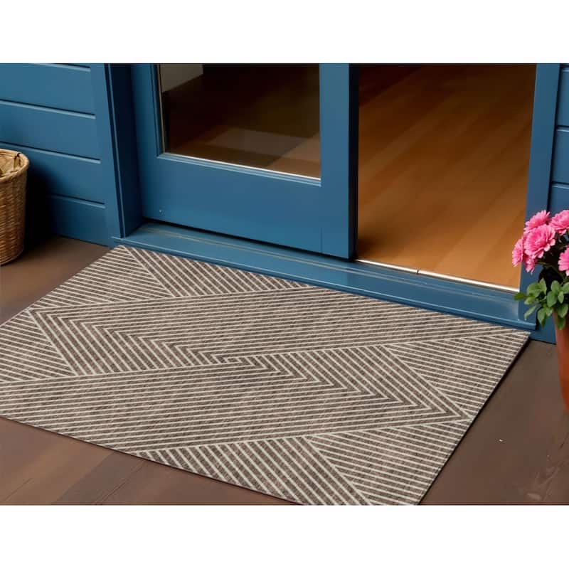 HomeRoots Geometric Transitional Rectangle Outdoor Rug - 3' x 5'