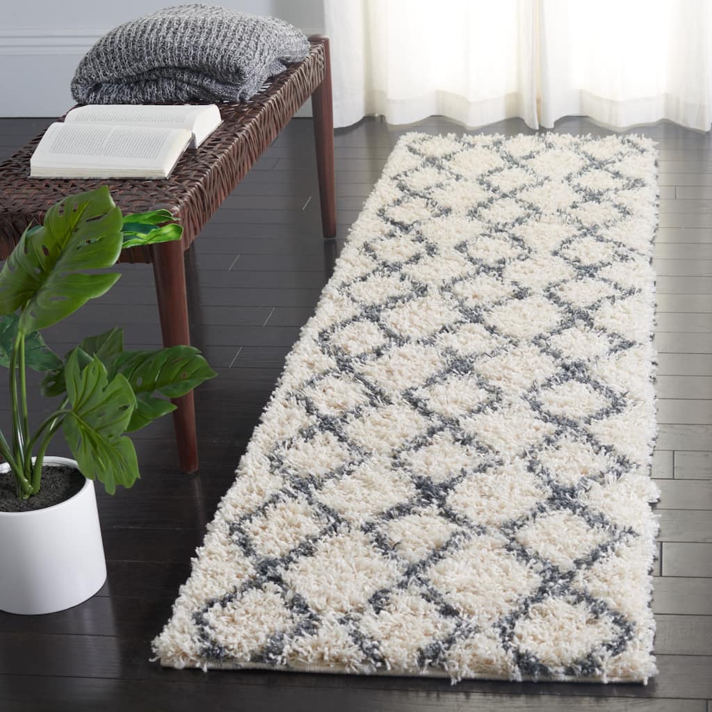 SAFAVIEH Venus Shag Adelia Moroccan 1.75-inch Thick Rug - 2'2" x 8' Runner