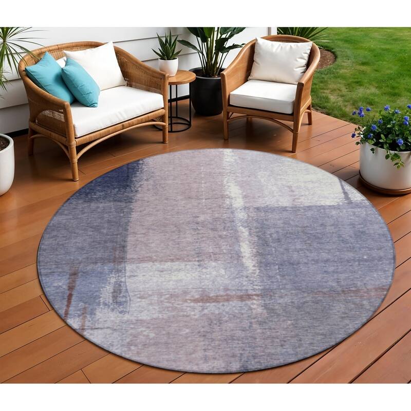 HomeRoots Abstract Transitional Rectangle Outdoor Rug - 8' Round
