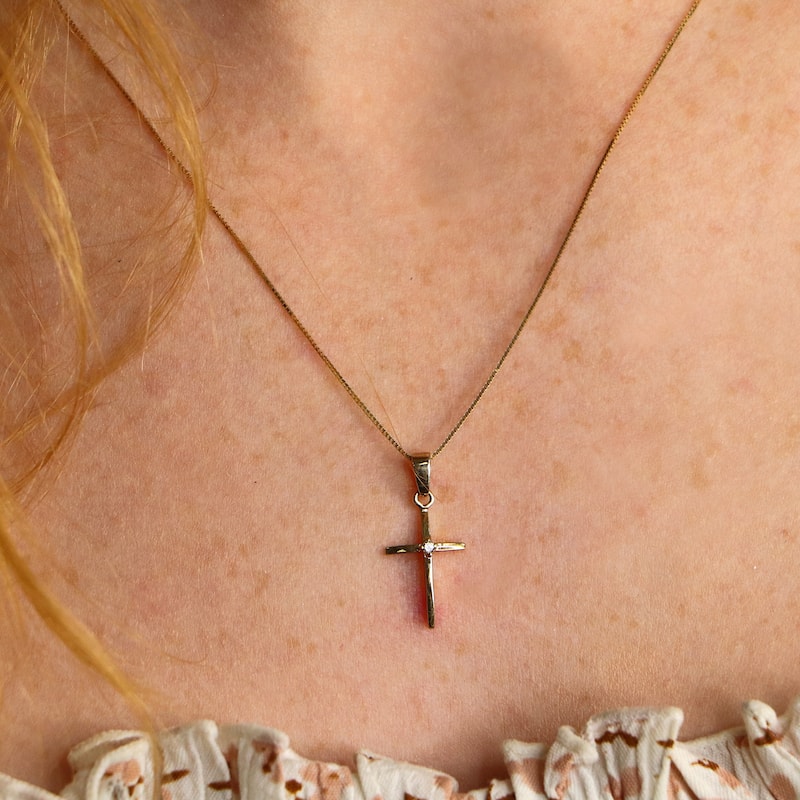 Auriya 10k Gold Diamond Accent Cross Pendant Necklace