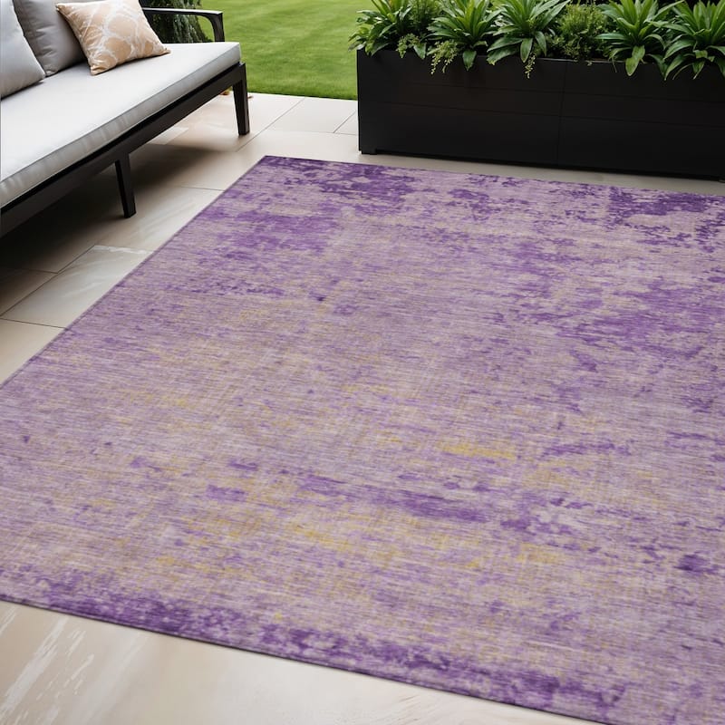 HomeRoots Abstract Transitional Rectangle Outdoor Rug - 5' X 8'
