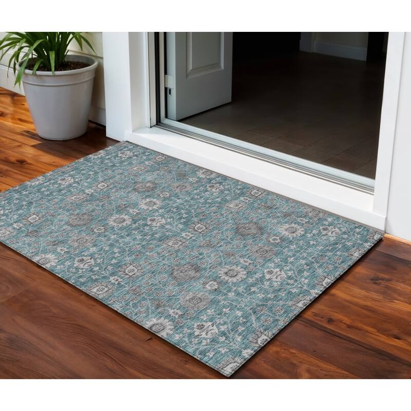 HomeRoots Floral Transitional Rectangle Outdoor Rug - 3' x 5'