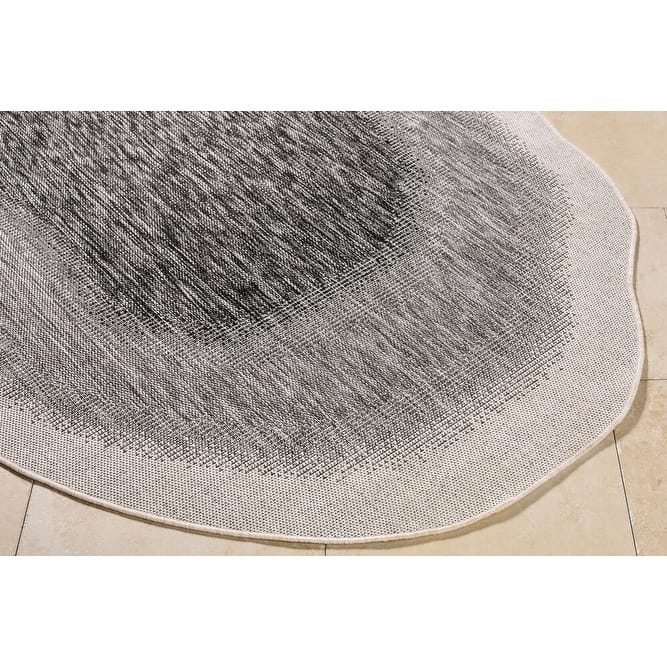 Livabliss Miami Beach Traditional Indoor/Outdoor Area Rug