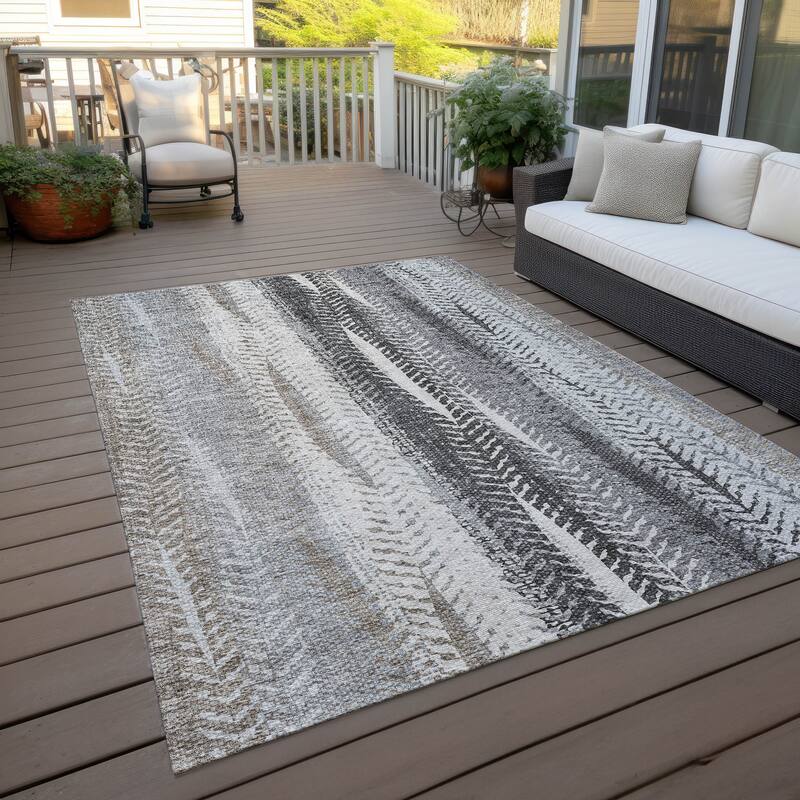 Machine Washable Indoor/ Outdoor Chantille Modern Imprints Rug