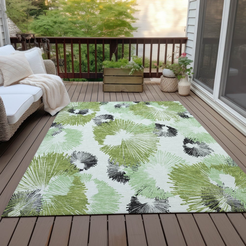 Machine Washable Indoor/Outdoor Modern Floral Chantille Rug