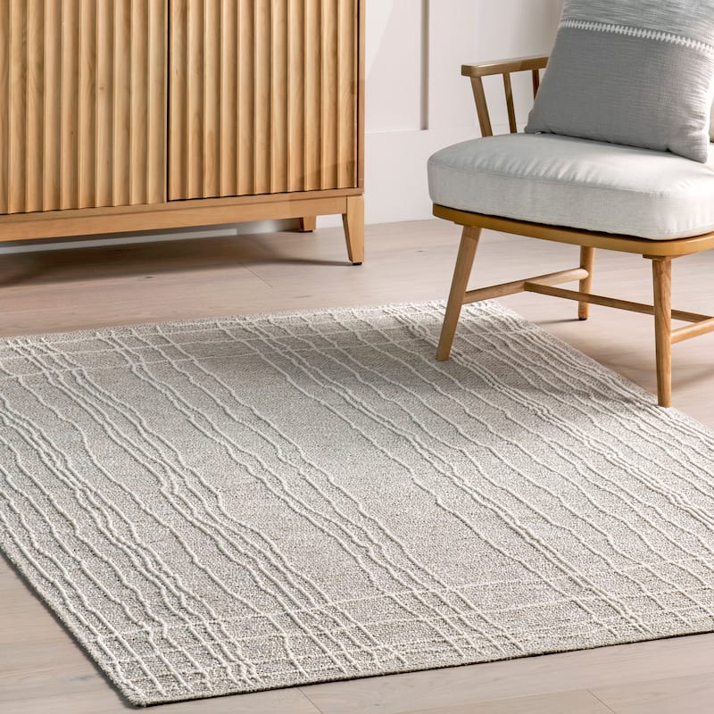 Nuloom Cortney Casual Wavy Striped Area Rug