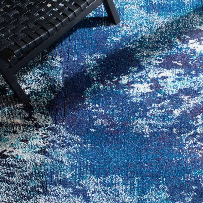SAFAVIEH Madison Lawanda Modern Abstract Rug
