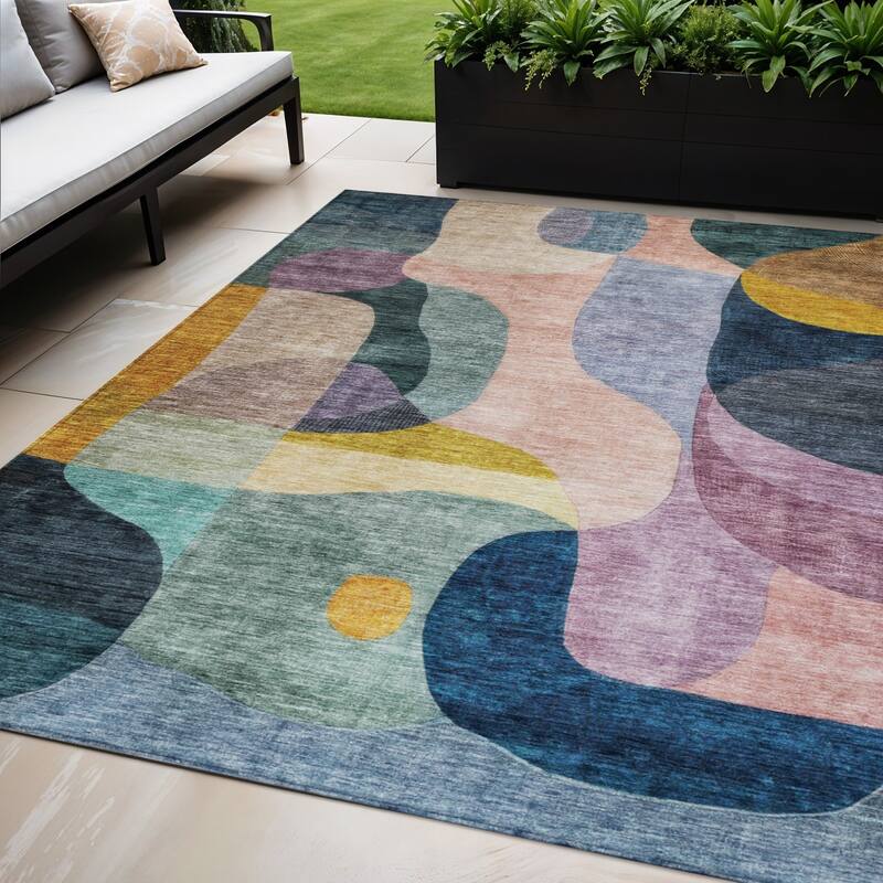HomeRoots Abstract Transitional Rectangle Outdoor Rug - 5' X 8'