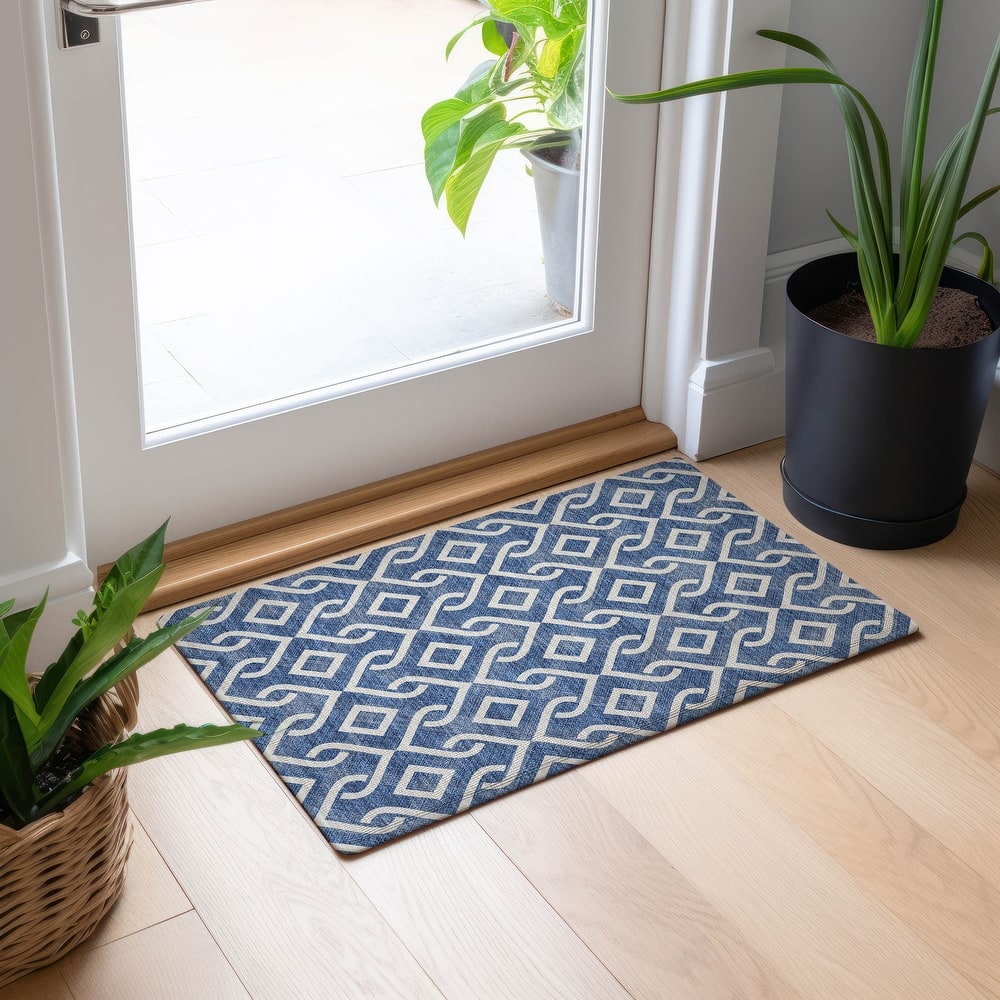 Machine Washable Indoor/ Outdoor Chantille Trellis Scroll Rug