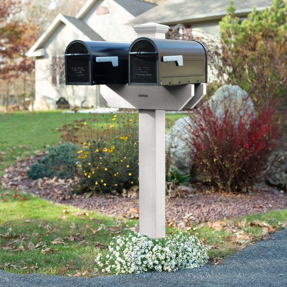 HIGHWOOD Hazelton Double-Sided Mailbox Post