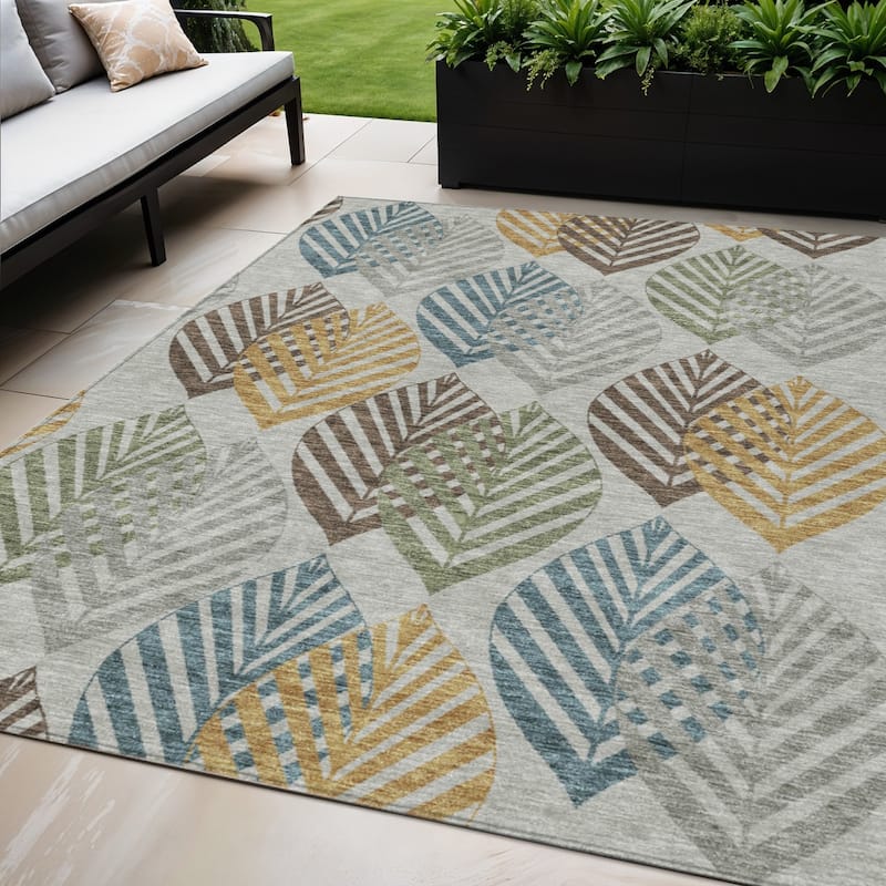 HomeRoots Floral Transitional Rectangle Outdoor Rug - 5' X 8'
