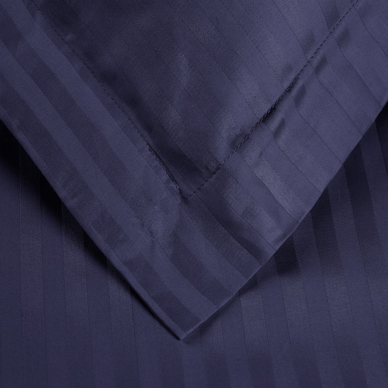 Superior Egyptian Cotton 650 TC Embroidered Duvet Cover Set