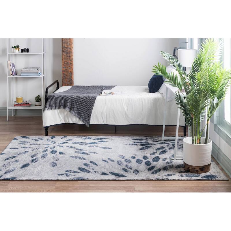 Contemporary Synnove Collection Area Rug