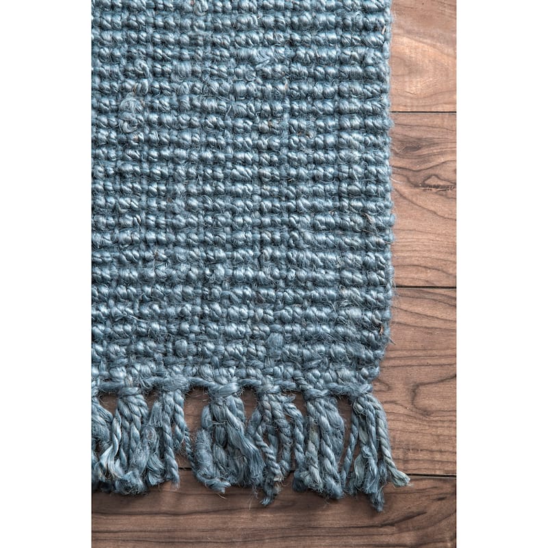 Nuloom Delilah Solid Chunky Jute Tassel Area Rug