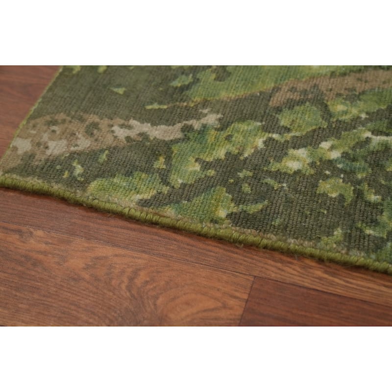Hand-knotted Modern Silk Green Abstract Oriental Area Rug - 8' 0'' X 5' 0''