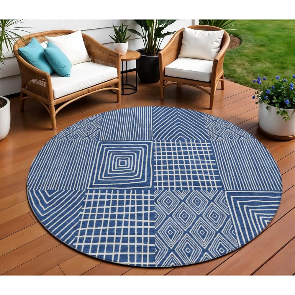 HomeRoots Geometric Transitional Rectangle Outdoor Rug