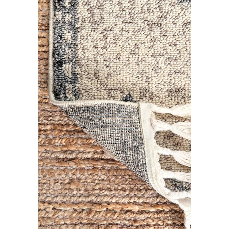 Nuloom Camilla Moroccan Tassel Area Rug
