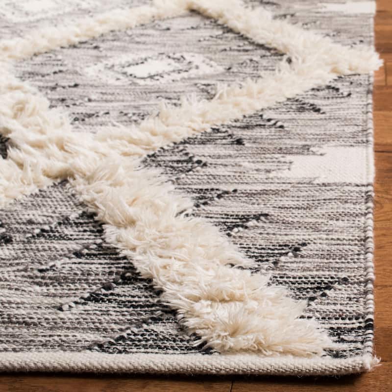 SAFAVIEH Hand-knotted Kenya Arlenne Southwestern Tribal Wool Rug