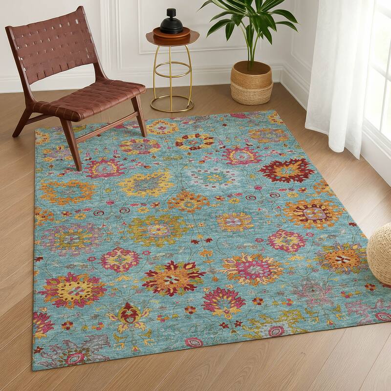 Machine Washable Indoor/ Outdoor Traditional Kashan Chantille Rug