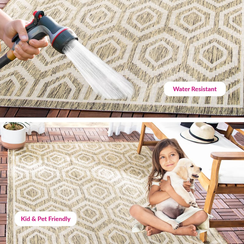 SAFAVIEH, Courtyard Bebhinn Indoor/ Outdoor Patio Backyard Rug - 5'3" x 7'7" - Brown/Bone