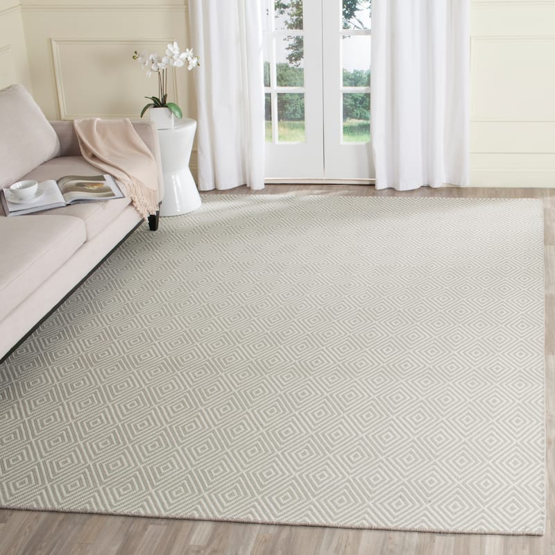 SAFAVIEH Handmade Wilton Natasha Country Floral Wool Rug - 8' x 10' - Light Grey/Ivory