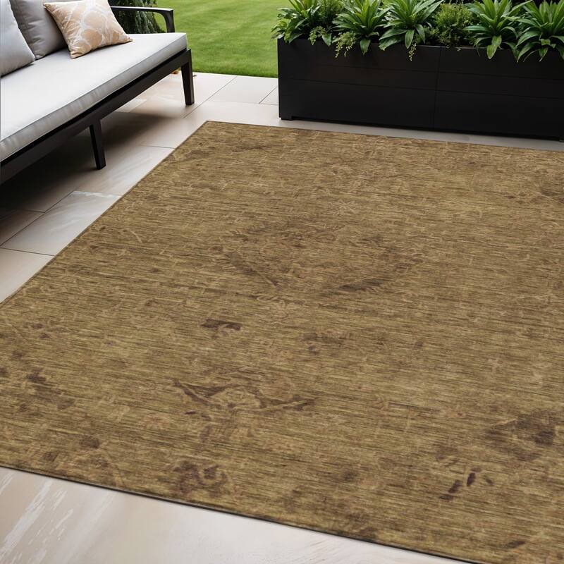 HomeRoots Floral Traditional Rectangle Outdoor Rug - 5' X 8'