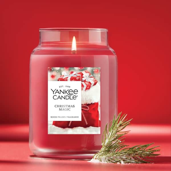 Yankee Candle Christmas Magic Scented Candle, 22oz Large Jar, up to 150 Hour Burn Time, Giftable, Holidays