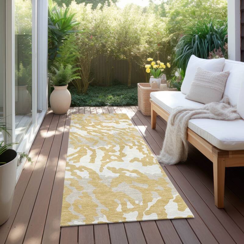 Machine Washable Indoor/ Outdoor Chantille Abstract Animal Print Rug - Gold - 2'3" x 7'6"