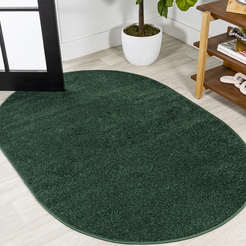 JONATHAN Y Tumbling Solid Low-Pile Area Rug - 3 X 5 Oval - Emerald