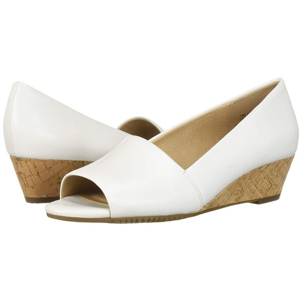 aerosoles closed toe sandals