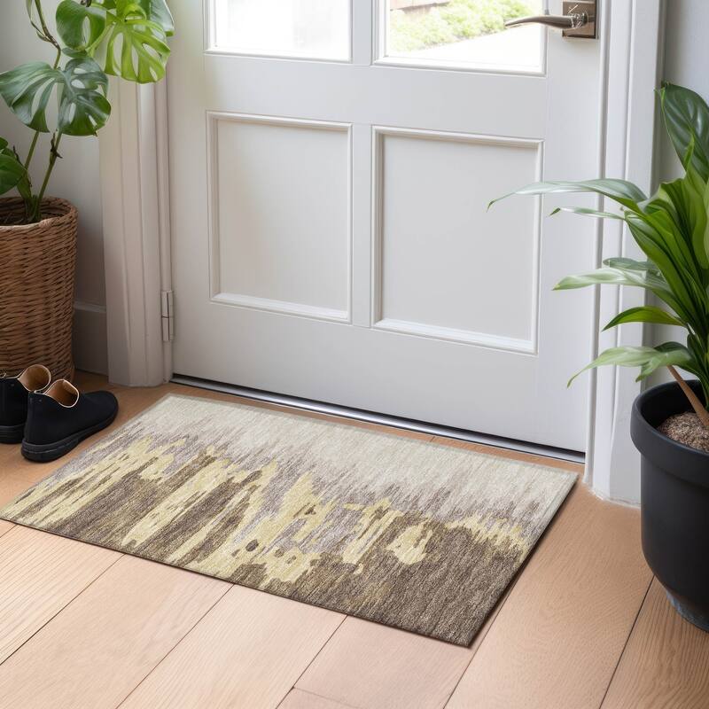 Machine Washable Indoor/ Outdoor Brushstrokes Ombre Chantille Rug - Coffee - 1'8" x 2'6"