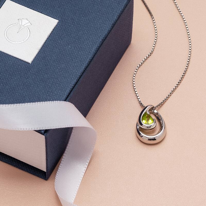 0.75 ct Peridot Pendant in Sterling Silver